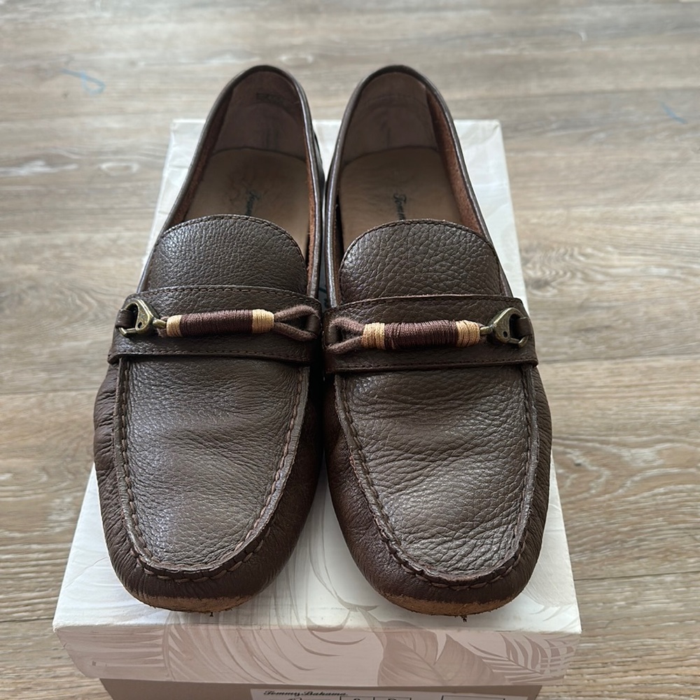 Tommy Bahama. Men’s shoes. Excellent condition. Size 9D. With original box.